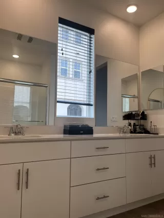 Photo #4: 240011935 Listing