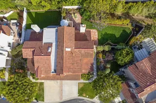 Photo #3: 240011981 Listing