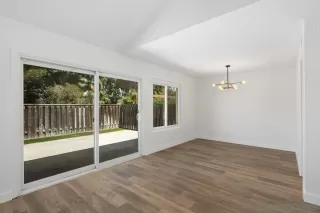 Photo #3: 240012008 Listing