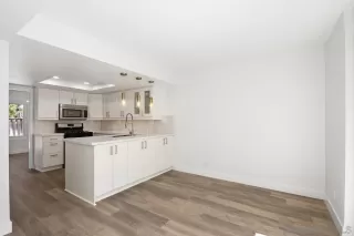 Photo #6: 240012008 Listing