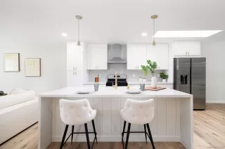 Photo #3: 240012057 Listing