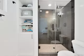 Photo #3: 240012070 Listing