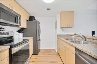 Photo #6: 240012070 Listing