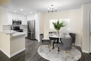 Photo #5: 240012073 Listing