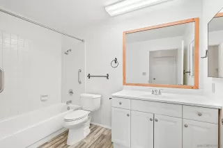 Photo #6: 240012088 Listing