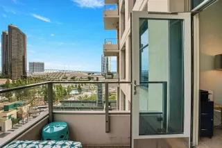 Photo #5: 240012109 Listing