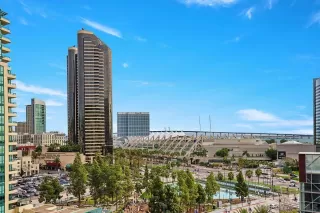 Photo #6: 240012109 Listing