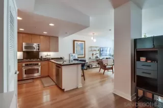 Photo #5: 240012116 Listing