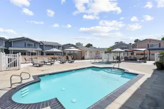 Photo #1: 240012153 Listing