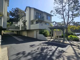 Photo #2: 240012159 Listing