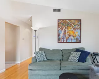 Photo #2: 240012177 Listing 