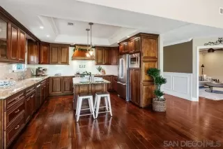 Photo #4: 240012180 Listing 