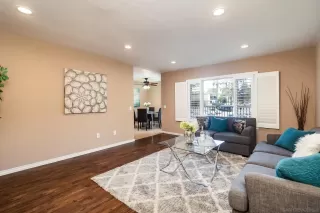 Photo #3: 240012183 Listing