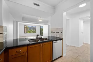 Photo #2: 240012196 Listing