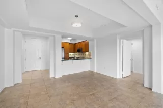 Photo #3: 240012196 Listing