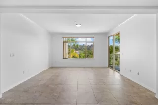 Photo #5: 240012196 Listing