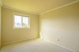 Photo #5: 240012207 Listing