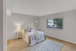 Photo #2: 240012210 Listing