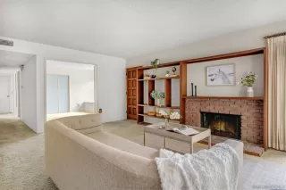 Photo #5: 240012221 Listing