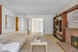 Photo #6: 240012221 Listing