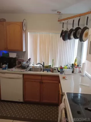 Photo #2: 240012244 Listing