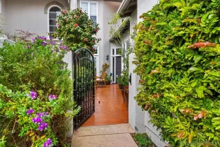 Photo #2: 240012246 Listing