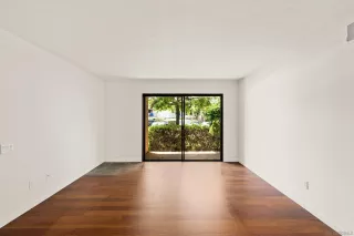 Photo #3: 240012283 Listing