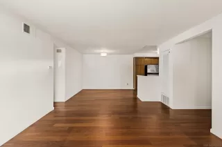 Photo #4: 240012283 Listing