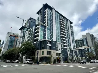 Photo #3: 240012293 Listing