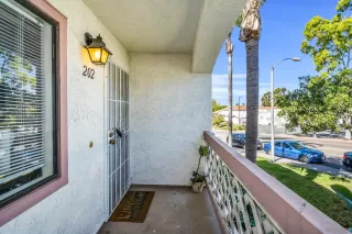 Photo #3: 240012306 Listing