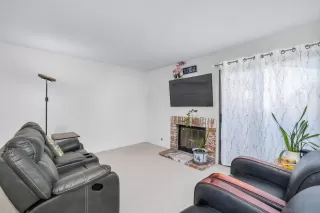 Photo #5: 240012306 Listing