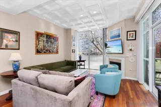 Photo #5: 240012343 Listing