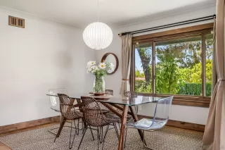 Photo #5: 240012354 Listing