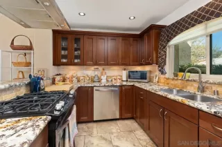 Photo #6: 240012405 Listing 