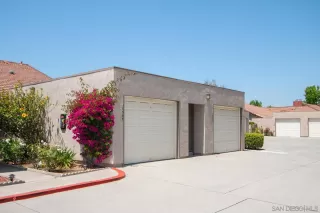 Photo #4: 240012419 Listing