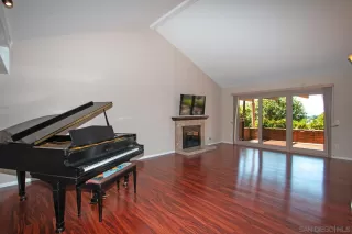 Photo #6: 240012419 Listing