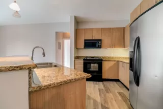 Photo #5: 240012426 Listing