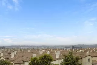 Photo #2: 240012429 Listing