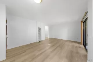 Photo #4: 240012466 Listing