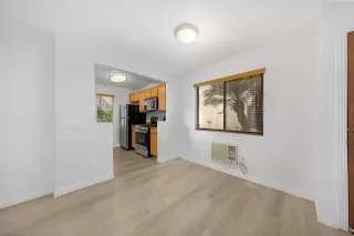 Photo #5: 240012466 Listing