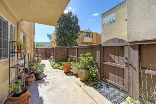 Photo #3: 240012472 Listing