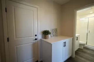 Photo #5: 240012476 Listing