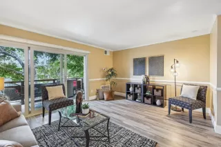 Photo #2: 240012493 Listing 