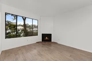 Photo #3: 240012542 Listing