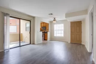 Photo #2: 240012562 Listing