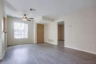 Photo #3: 240012562 Listing