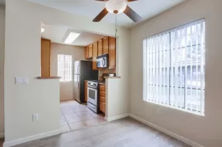 Photo #5: 240012562 Listing