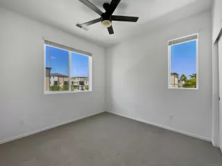 Photo #4: 240012571 Listing