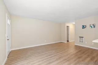 Photo #3: 240012583 Listing 