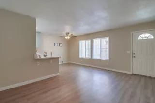 Photo #4: 240012583 Listing 